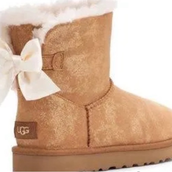 Bailey bow Uggs - Picture 3 of 3